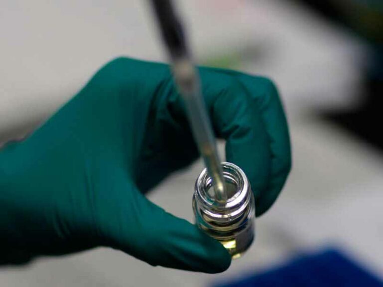 Cup, farmacie, on line: meningite, come prenotare il vaccino