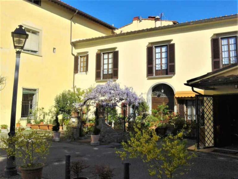 La Villa del Bandino si tinge di giallo