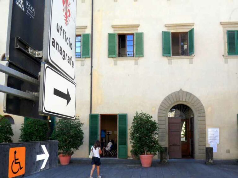Le chiusure estive degli uffici anagrafe