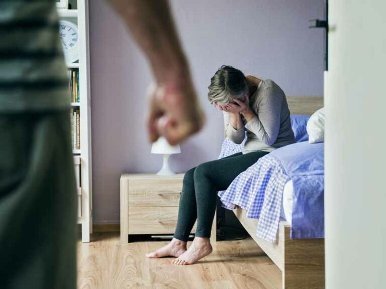Donne, la battaglia (quotidiana) contro la violenza