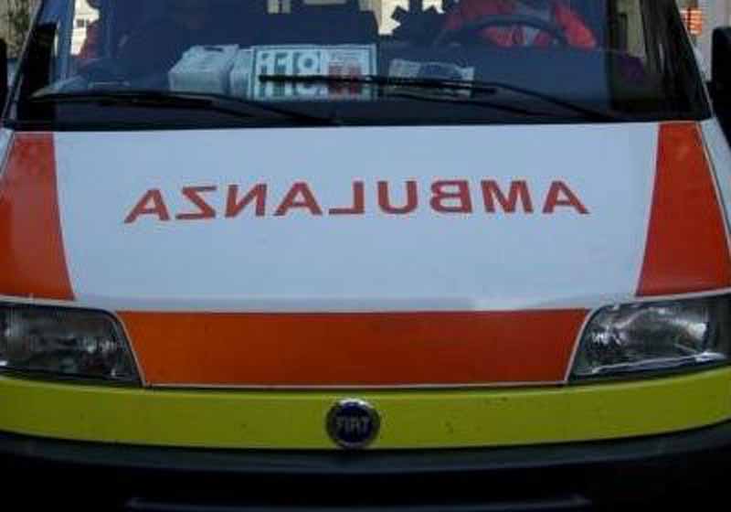 Cade da un muretto, grave un 25enne