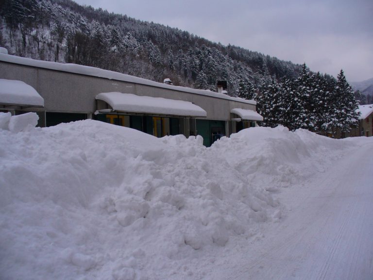 Seppellito dalla neve, l’Alto Mugello chiede lo stato d’emergenza / FOTO