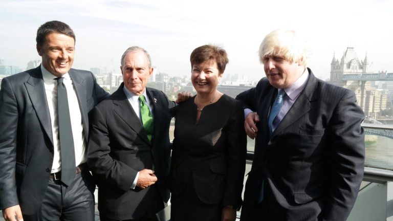 Renzi a Londra, summit con Bloomberg e Johnson: ”Il futuro riparte dalle città”
