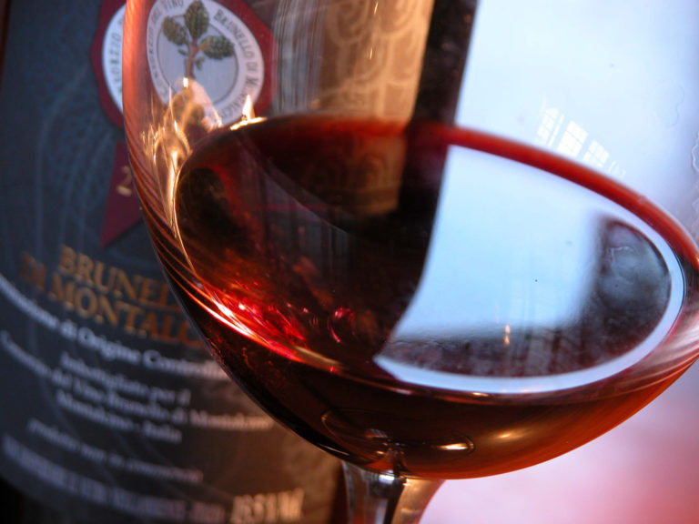 Mister Philip Morris ora produce vino in Toscana