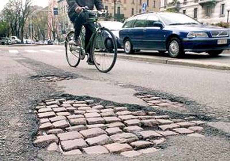 Asfalto, marciapiedi e guard rail: lavori e divieti della settimana