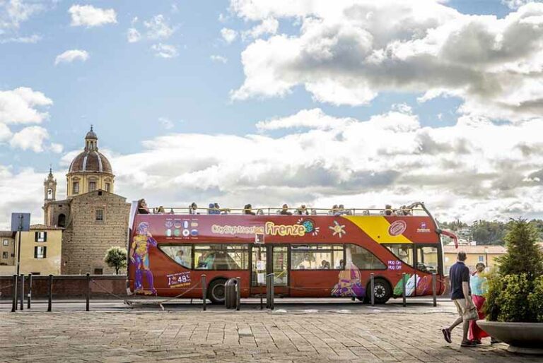 Stop ai bus turistici in centro, da novembre arrivano i “bussini”