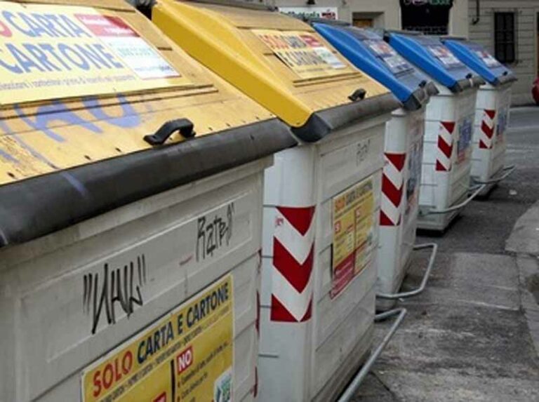 Rifiuti, differenziata al 51,7% nel 2014