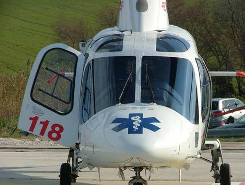 Abetone, 17enne scivola sulla neve ghiacciata e cade nel crinale: salvato