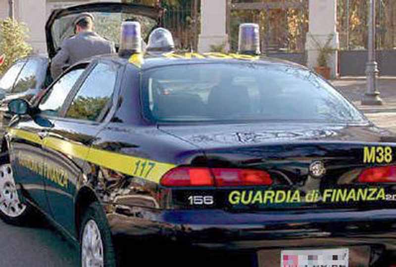 Niente scontrini e lavoratori in nero: la Notte Blu della guardia di finanza