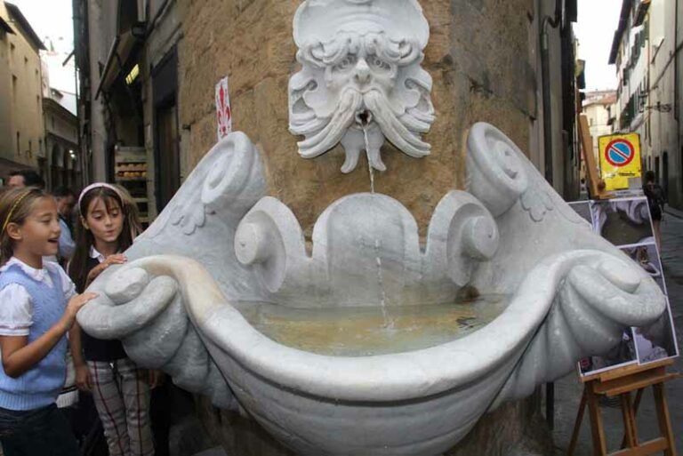Nuovo look per la Fontana dello Sprone