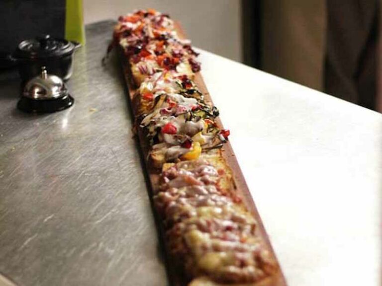In centro apre Johnny Bruschetta: più di 30 varianti e taglieri di 2 metri