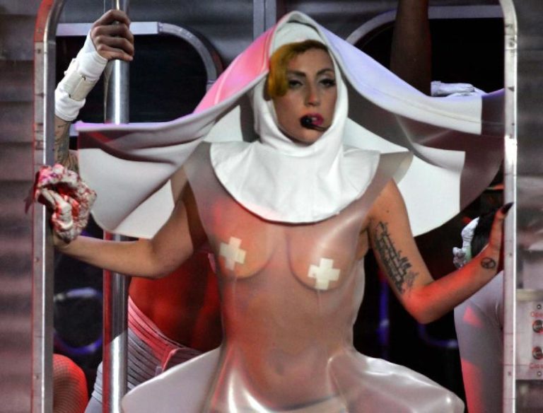 Trl Awards, il Pdl non balla. E se la prende con Lady Gaga