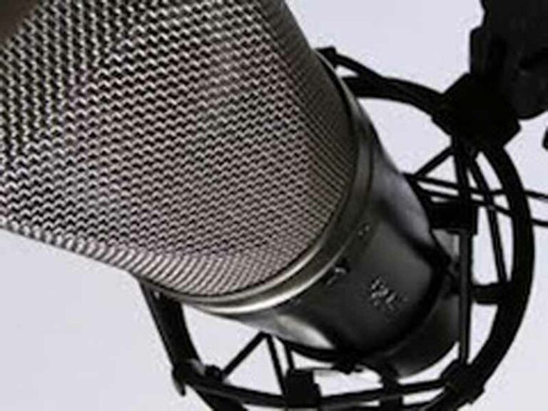 La radio ”giovane” cerca speaker e redattori