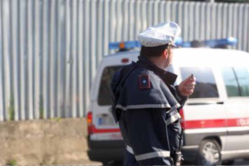 Prato, guidava ubriaco e senza patente