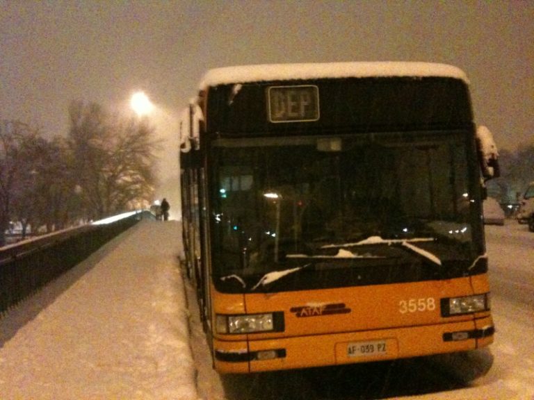 Tramvia, servizio sospeso. Problemi per gli autobus