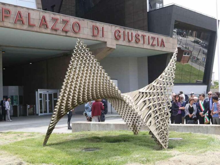 L’arte contemporanea arriva al Palazzo di Giustizia