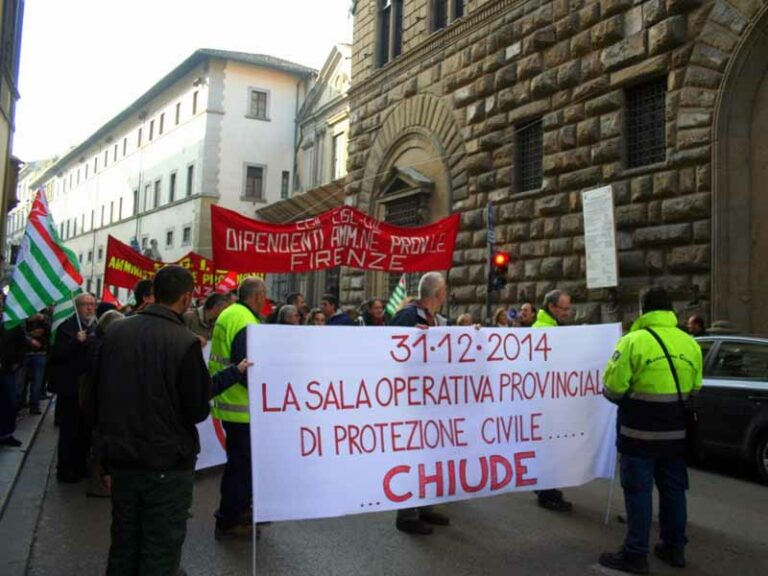 Provincia, prosegue l’occupazione: “Difendiamo i servizi essenziali”