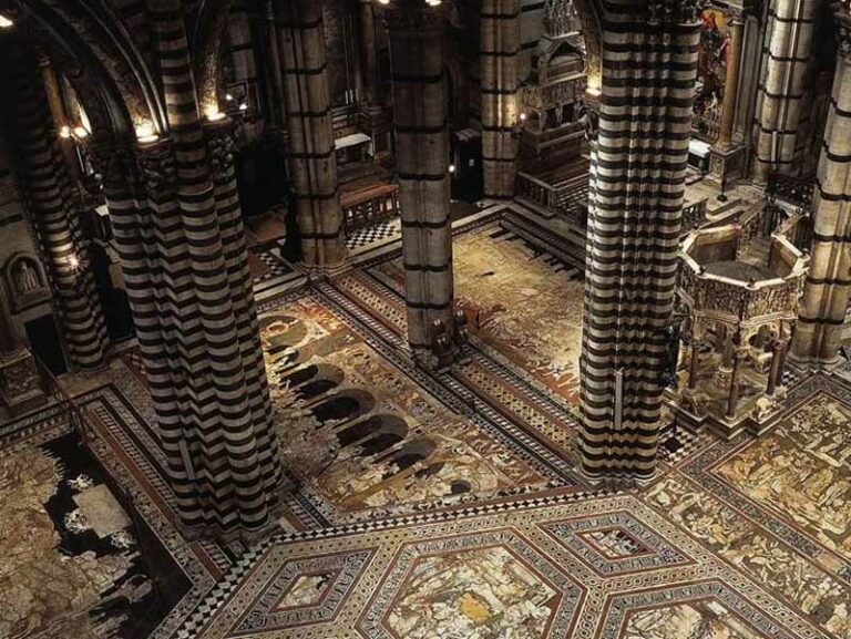 Il Duomo di Siena svela i segreti del suo pavimento