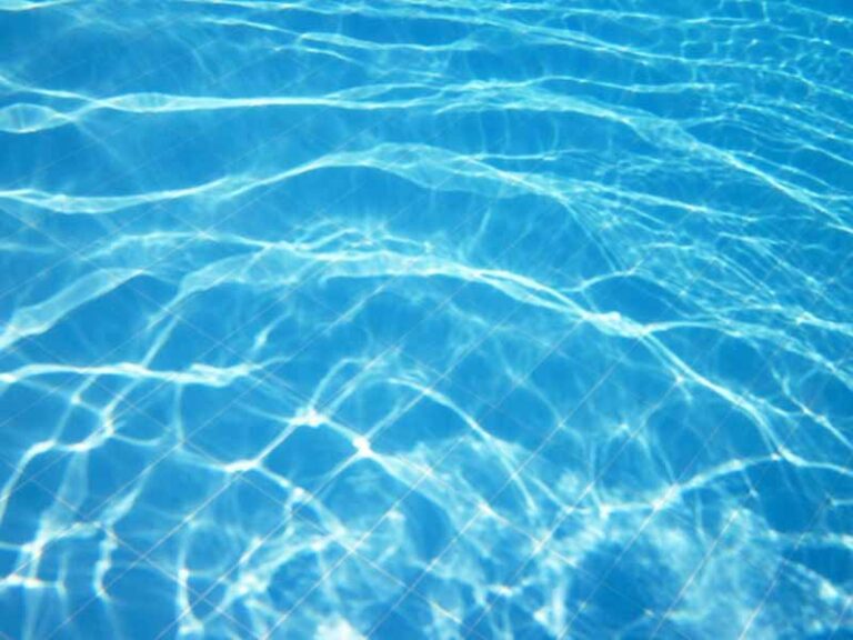 L’estate-boom della piscina Costoli