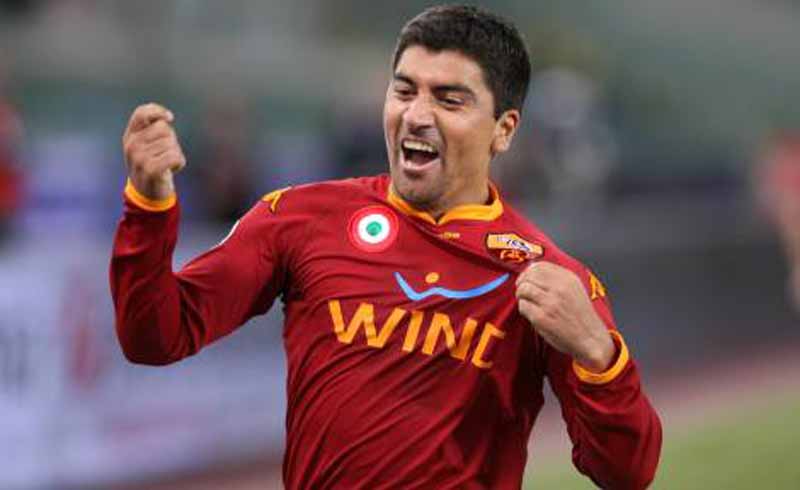 Pizarro, primo giorno in maglia viola: ”Facciamo gruppo e divertiamoci”