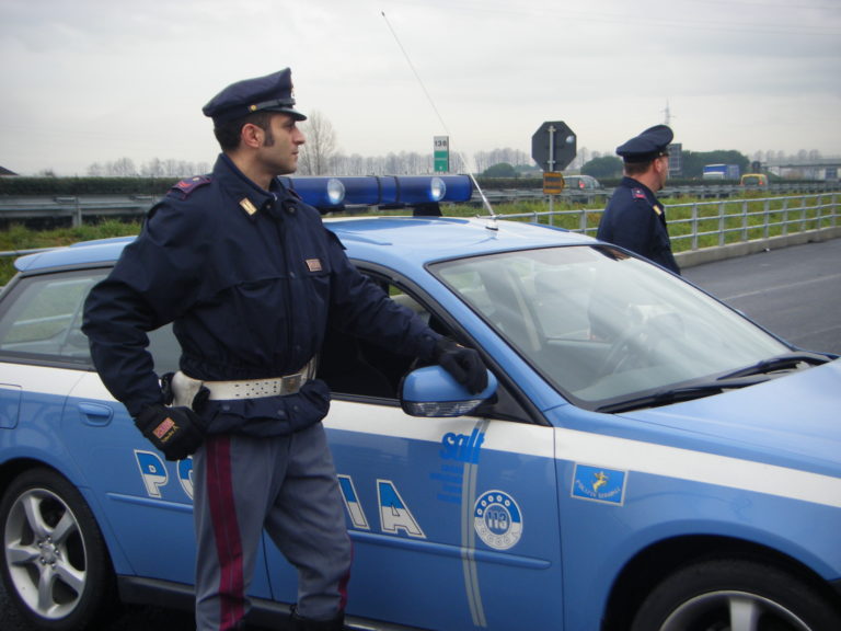 Tentato furto, identificati cinque minori