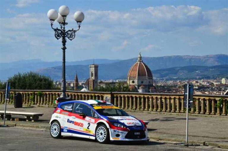 Rally in città, il via da Piazzale Michelangelo