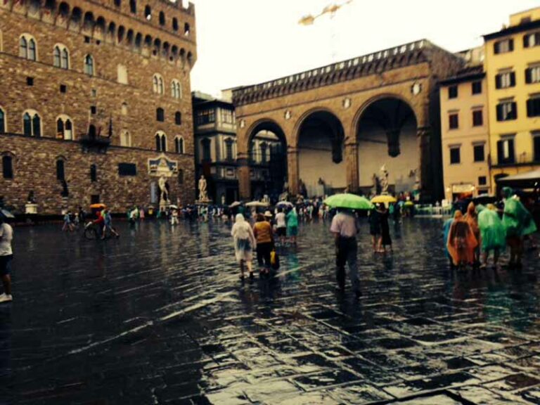 Firenze, con la pioggia arriva la “phantom” mania