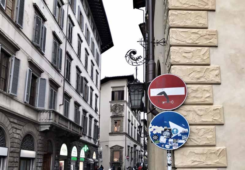 Street Art Firenze mappa Google, Exit enter, Blub arte sa nuotare