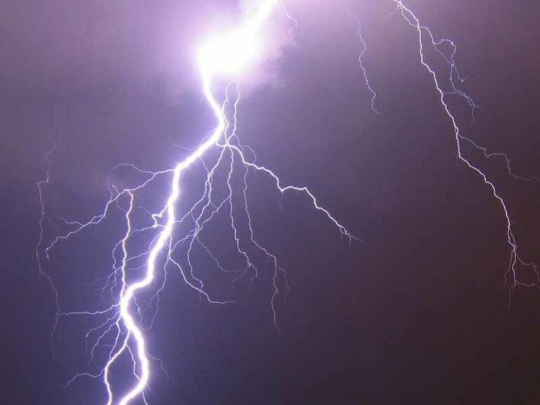 Allagamenti in Toscana. Evacuati 2 campeggi