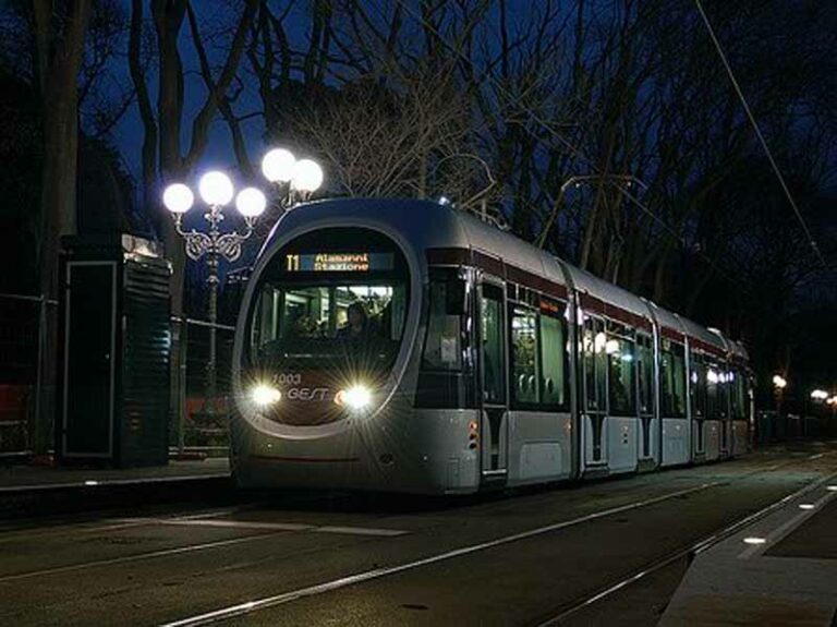 Tram by night, via alle corse fino alle 2.30