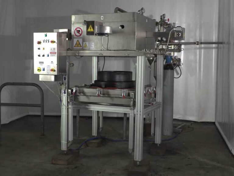 Un forno a microonde per pneumatici ”fuori uso”