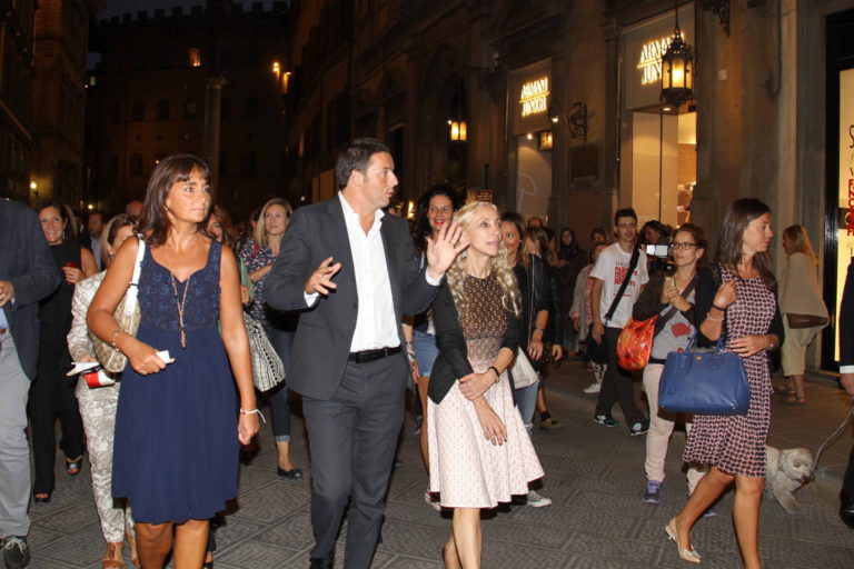 Via Tornabuoni, taglio del nastro alla Vogue Fashion Night / FOTO