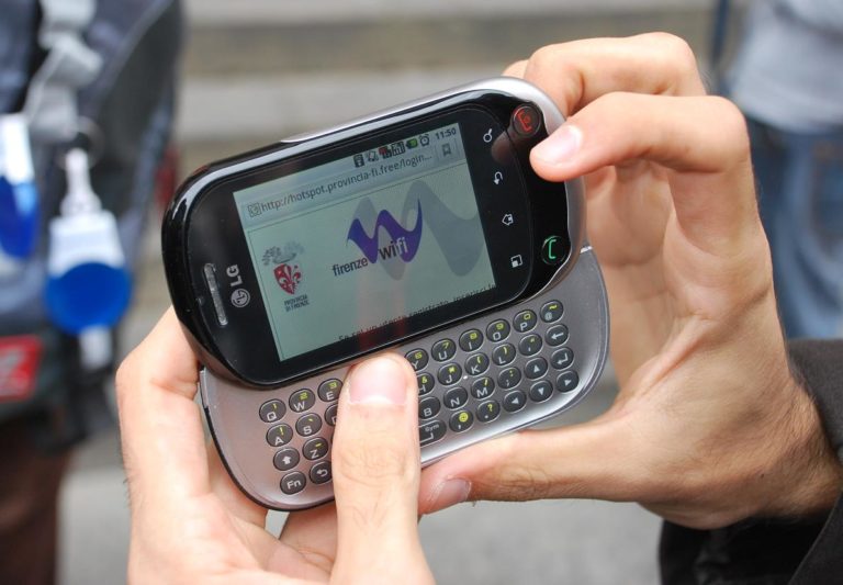 Internet wifi: ti registri a Firenze, navighi gratis anche a Roma