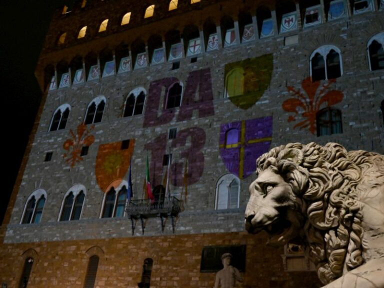 Morte di Astori, il ricordo su Palazzo Vecchio