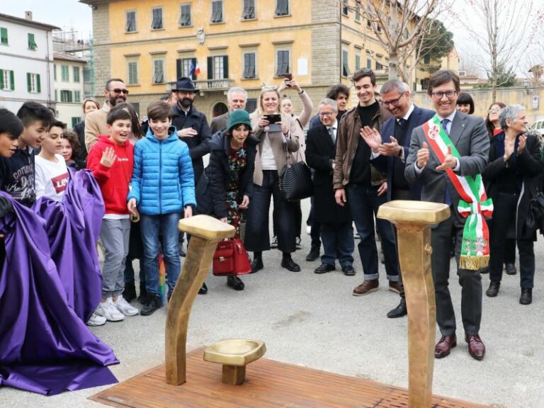 Piazza del Carmine ha un nuovo fontanello, anzi tre
