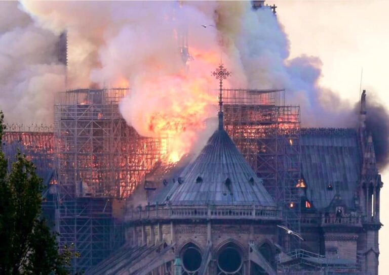 Notre-Dame, da Firenze un piano di aiuti