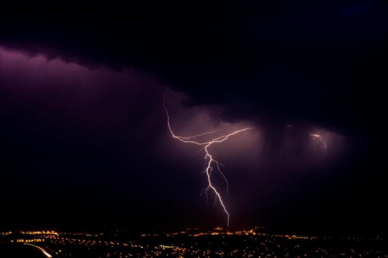 Meteo, Firenze allerta temporali. Le previsioni per il fine settimana