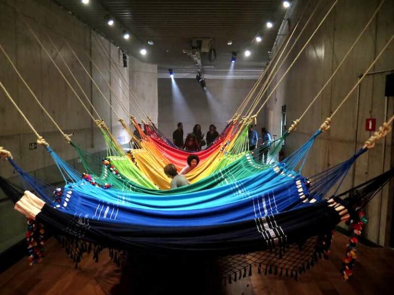 “Beyond Performance”, l’arte contemporanea a Palazzo Strozzi