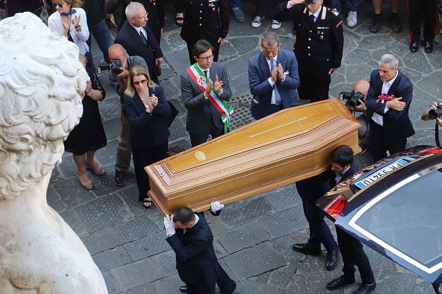 Zeffirelli Firenze camera ardente funerale