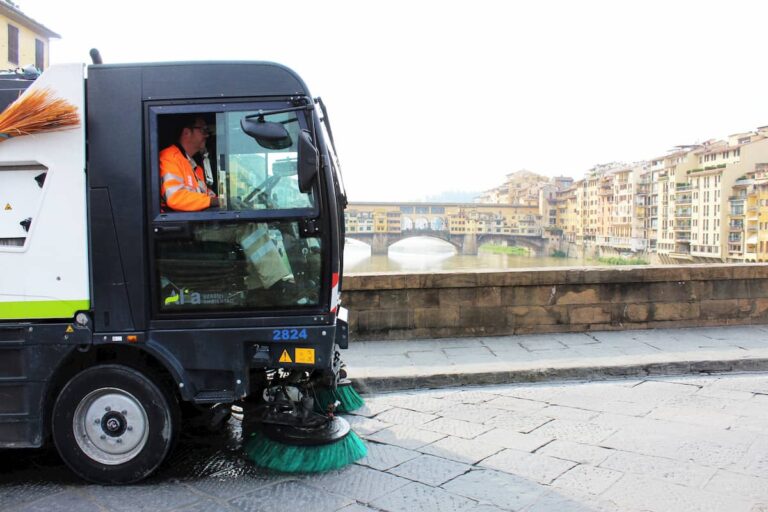Pulizia strade ad agosto: Firenze, quando è sospesa