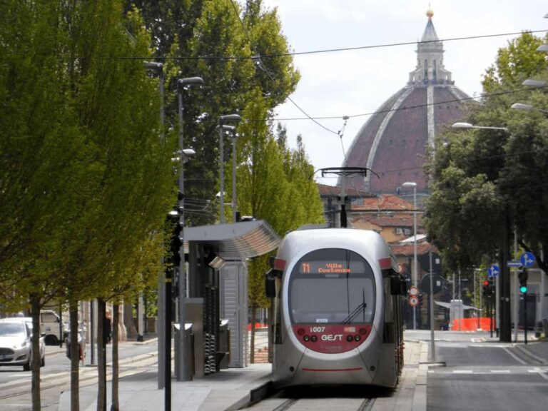 A Firenze bus e tramvia gratis per gli studenti dell’Università