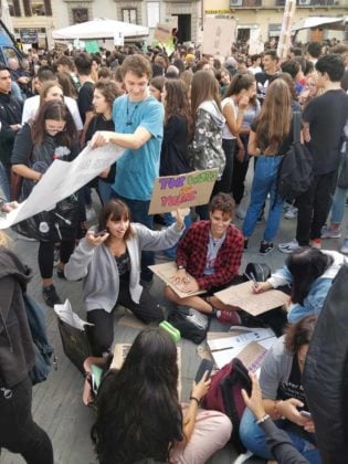 Friday for Future, studenti in sciopero, le immagini della manifestazione per il clima a Firenze