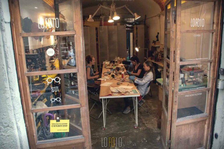Basta dire “Lofoio”: la bottega condivisa dove tutti diventano artigiani