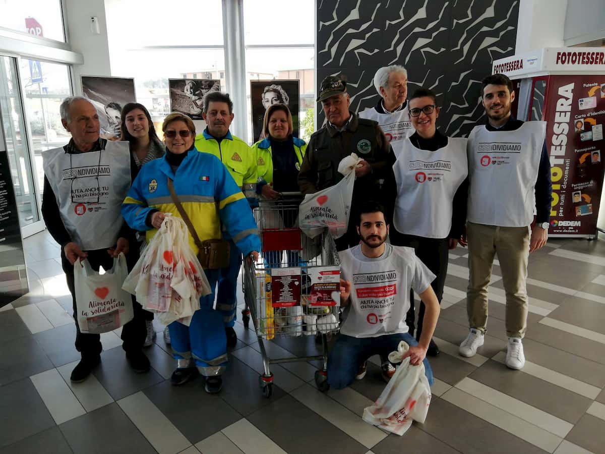 Raccolta alimentare Fondazione Il Cuore si scioglie Unicoop Firenze