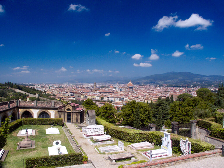 Viaggio nei cimiteri monumentali di Firenze