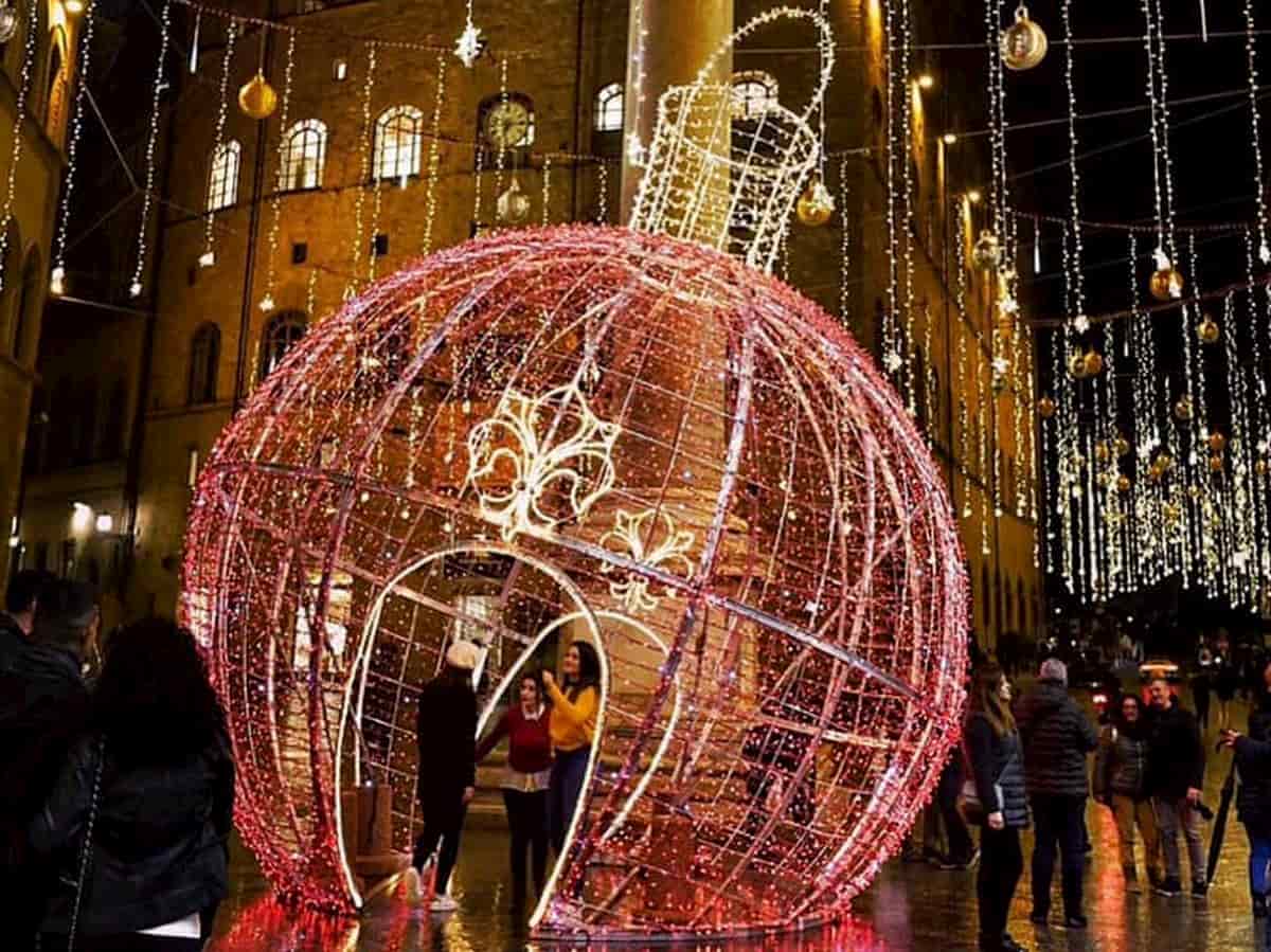 Lumnarie Firenze via Tornabuoni Natale 2019