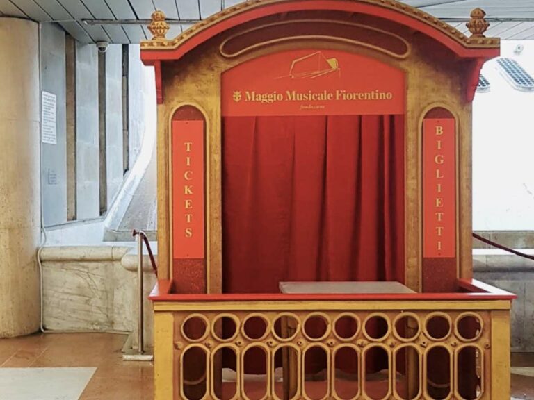 Maggio, anche la biglietteria è un teatro