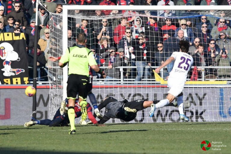 Il Bologna pareggia in extremis e rovina la Befana viola