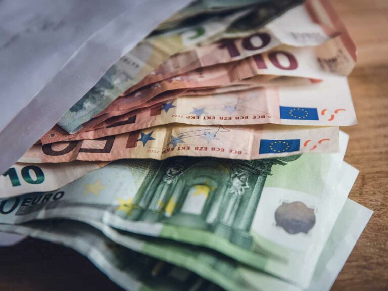 Coronavirus, il bonus da 600 euro anche ai professionisti