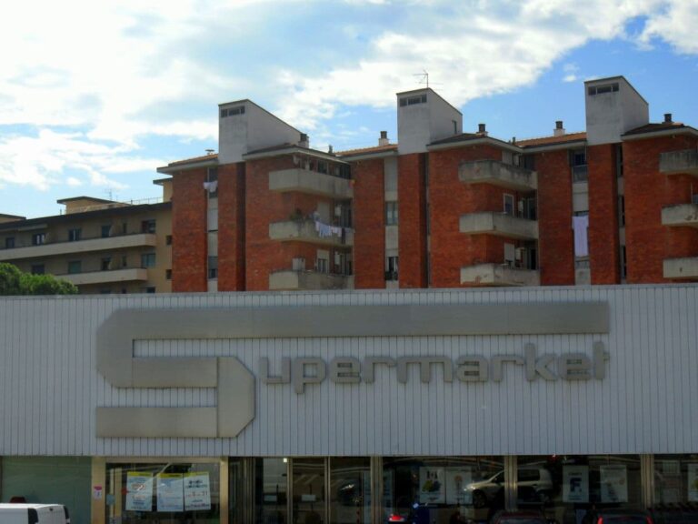 Esselunga: nuovi orari ridotti per i supermercati, anche la domenica